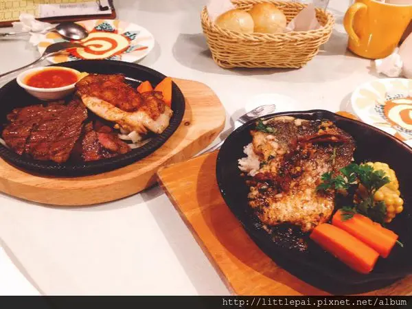 [台中 x 美食] Skylark 加州風洋食館// 排餐好吃/價位合理/麵包無限吃到飽!連鎖店一樣好美味!!