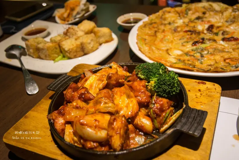 Taichung｜台中‧西屯｜韓式料理初體驗*韓國連鎖嫩豆腐煲專門店涓豆腐（台中店），吃飽還能到旁邊拍無限曝車軌