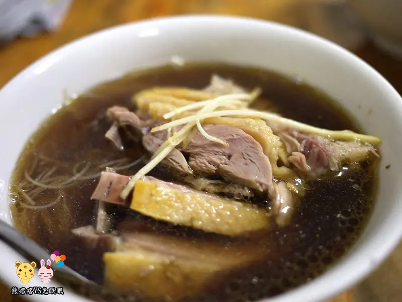 逢甲紅燒當歸鴨。滿滿人潮真可怕