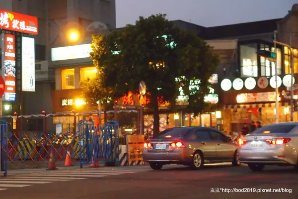【台中西屯】烤狀猿日式炭火燒烤（成都店）－醃製肉品口味挺重的，但服務還不錯！        
      