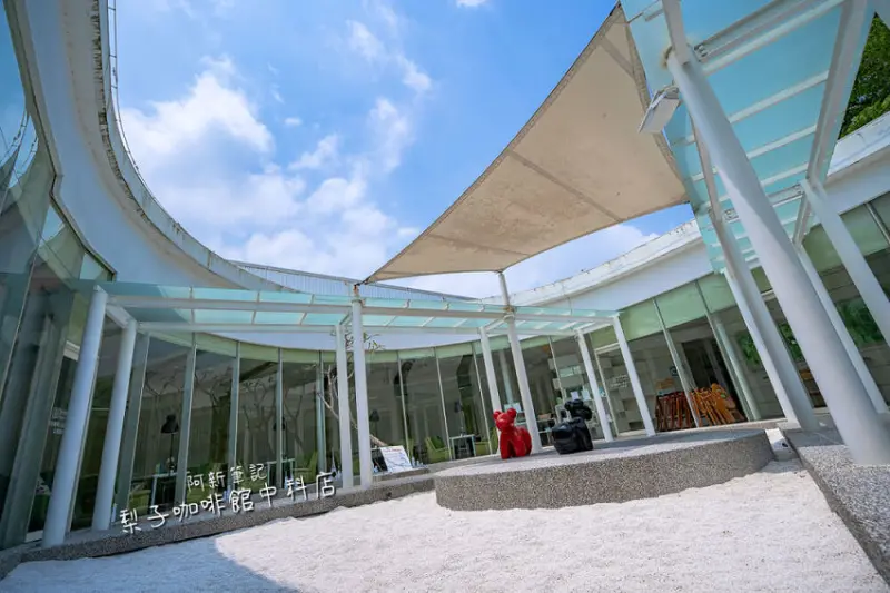 台中必吃親子咖啡館，溜小孩兼用餐好去處，從早午餐吃到晚餐。梨子咖啡中科店 