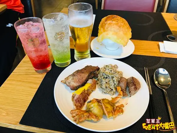 台中西屯美食吃到飽》饗食天堂菜單價位大公開！超狂的澎派海鮮天使紅蝦吃到飽～台中新光三越大遠百必吃美食小吃餐廳推薦。