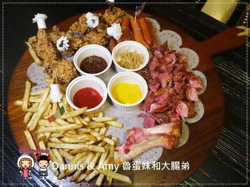 《推薦台中聚餐餐廳》金色三麥-台中市政店~推薦招牌超值大拼盤。披薩。燉飯。現釀啤酒︱營業時間 菜單 免費停車場   （附影片）