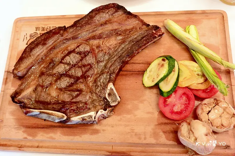 台北信義區 捷運象山站 Lawrys Taipei 勞瑞斯牛肋排餐廳 BONE出好美味 (口碑券)