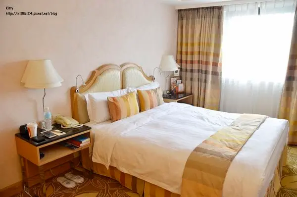 宿》台北市。中山區。花博週邊親子推薦住宿》歐華酒店一泊二食 鬧中取靜的復古歐式風格房間  晚餐享受高規格地中海牛排館的美國杉河農場濕式熟成50天肋眼牛排