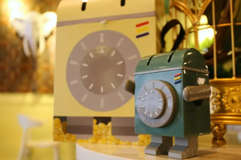 天成飯店中秋月餅「貯藏中秋」，把招財金庫帶回家 - 老爺爺與小老婆