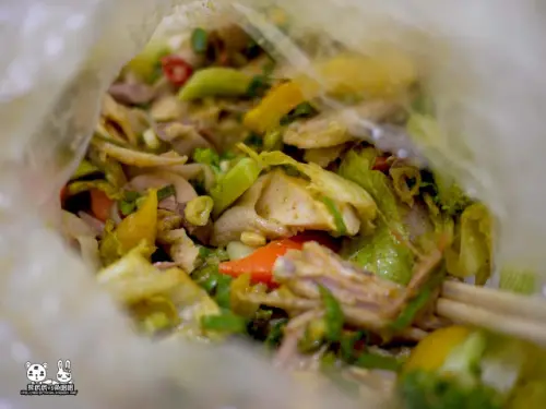 
【逢甲夜市】雞婆鹹水雞泰式口味
