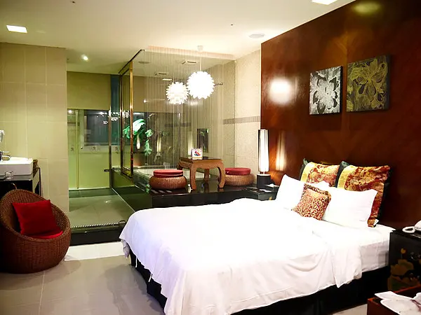 【住宿】新北*林口。優館精品旅館MOTEL*清心商務雙人房 台北桃園住宿都方便 平價時尚情趣