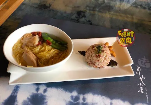 苗栗三義素蔬食》卓也小屋菜單價位大公開!隱身山間滿溢綠意的世外桃源~三義勝興車站必吃美食小吃餐廳推薦。