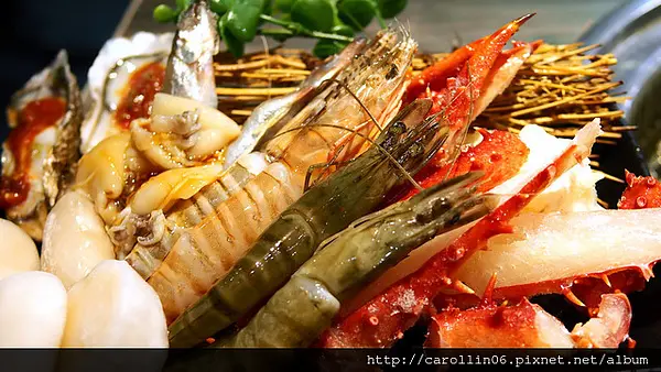 【試吃】《好客-酒吧燒烤(忠孝店)》生蠔明蝦通通吃到飽                      