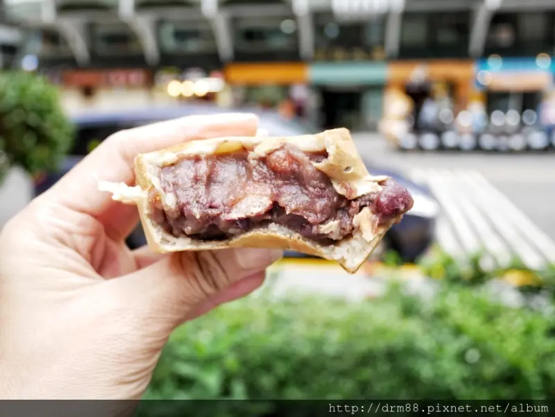 晴光紅豆餅，東區必吃車輪餅，正港銅板美食，排隊店，爆漿紅豆餅，爆漿奶油，物美價廉，CP值超高＠瑪姬幸福過日子