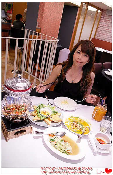 ◎吃吃喝喝~【瓦城泰國料理】不能飛去泰國，那就先來吃道地泰國菜～解解饞吧！