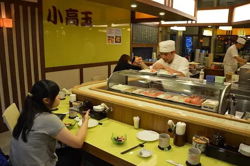 創意及美味兼具~~高樂餐飲「小高玉迴轉壽司」