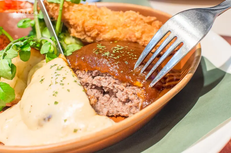 《 Royal Host 樂雅樂家庭餐廳》 南港園區店 - 卡琳。摸魚兒趣