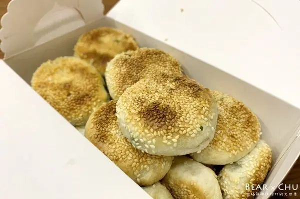 【萬華美食推薦】萬大好吃蟹殼黃酥餅・不想排隊就吃不到的美味        
      