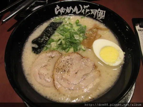 花月嵐拉麵～位於西門町，史上日本最強拉麵，大蒜豚骨拉麵。
