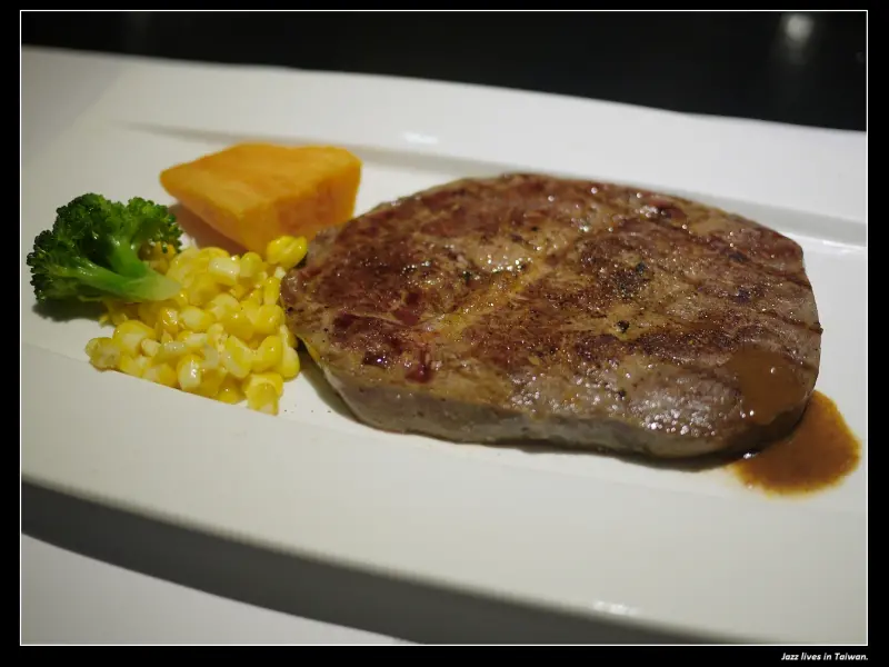 [小銅板牛排 Piecettes] 號稱用銅板價就能吃得起的餐廳?