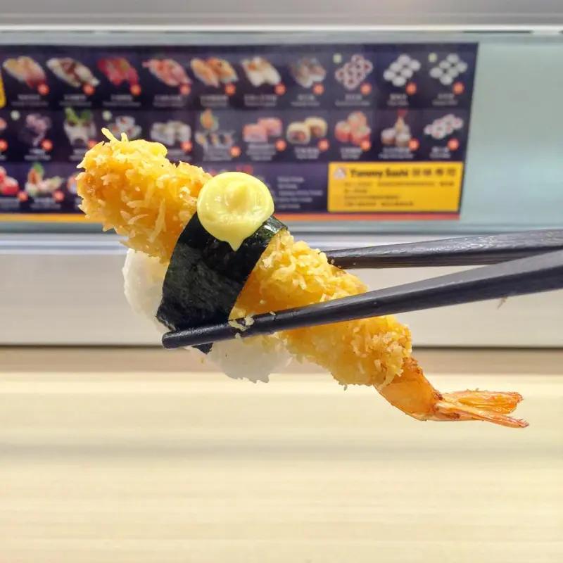 【男子吃吧】台北西門町。弥味壽司 YUMMY SUSHI。全台第一間電動直線快車壽司店。