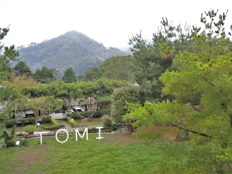 登美山莊｜秘境五指山絕美森林庭園民宿！暗藏在綠林裡的經典台菜料理！新竹尖石鄉必經之路！北埔老街附近民宿推薦、司馬庫斯住宿推薦、新竹民宿住宿推薦