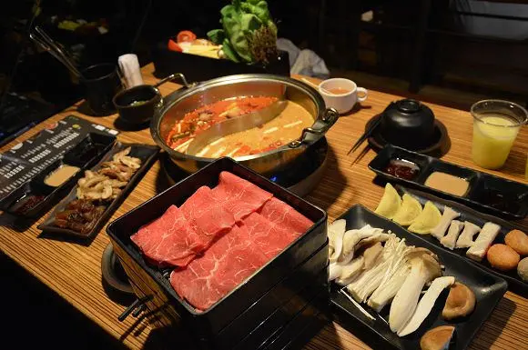 令人飽足又滿足的火鍋體驗：鍋大爺蒙古麻辣鍋(西門店)