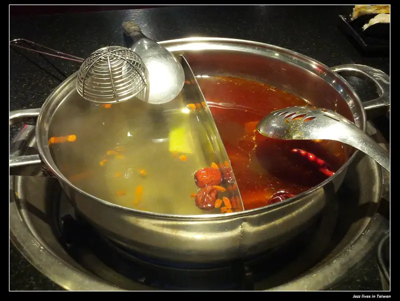 [西門町馬辣]平常日也要訂位的高CP值麻辣鍋店~