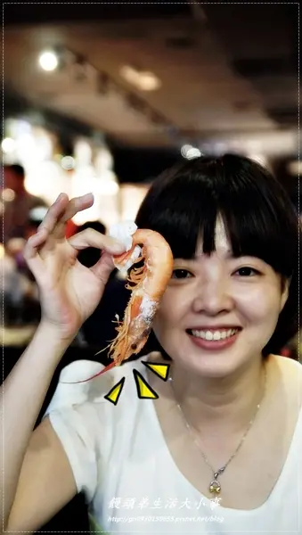 【食記/台北市】卡打就送天使紅蝦~天阿!!比臉還大隻♪♪瘋麻辣頂級鴛鴦麻辣火鍋♪♪                
      