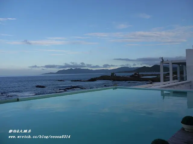 【新北貢寮】夏天就是要去海邊♥龍洞四季灣戲水&碧砂漁港吃海鮮♥