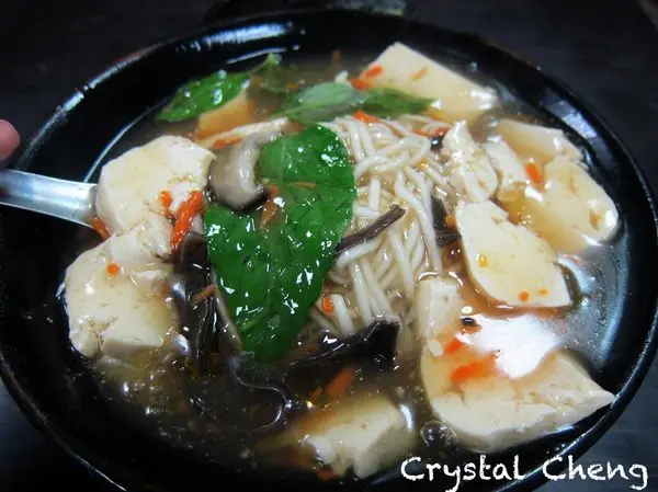 【台北美食推薦】管麵麵館 南機場夜市必吃現蒸臭豆腐 還有臭豆腐羹麵也是味道香濃停不了啊！(小吃 必吃)