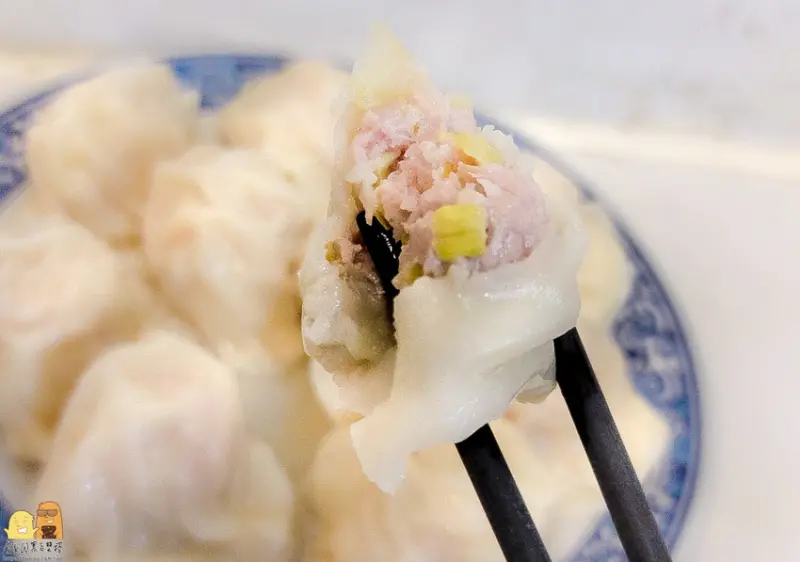 捷運西門美食推薦 豪季水餃！老闆臉超臭，但是超好吃外國人也指名的超強水餃 - D&W-黑白雙搭-國內美食旅遊|情侶約會景點|生活3C開箱