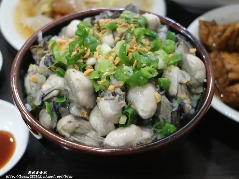 【台北萬華區】超誘人蚵滷肉蓋飯『阿義魯肉飯』艋舺小吃/龍山寺美食/捷運龍山寺