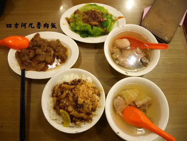 台北萬華．艋舺夜市 ║ 四方阿九魯肉飯 (萬華店) ║ 訪台遊客都愛的道地台灣小吃