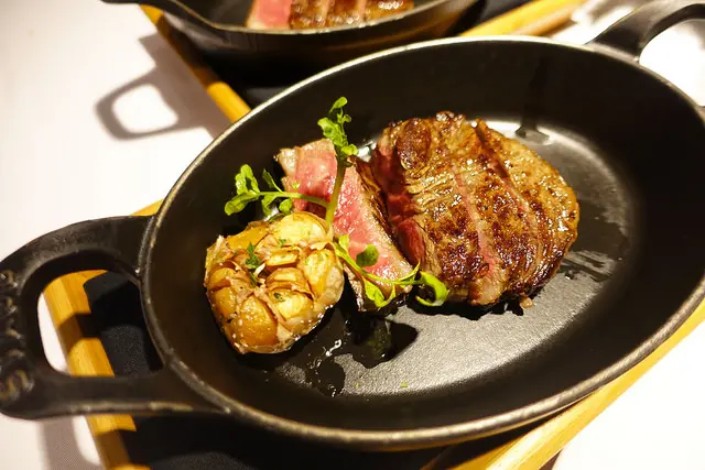 (胖樺食記)牛排教父人氣名店” DANNY & COMPANY”/捷運大安站美食/四維路約會求婚餐廳/頂級老饕牛排/晚間菜單/商業午餐