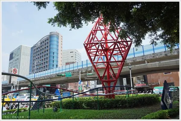 [台北|華山1914文化創意產業園區。富錦樹咖啡店/青鳥書店/小器生活空間]