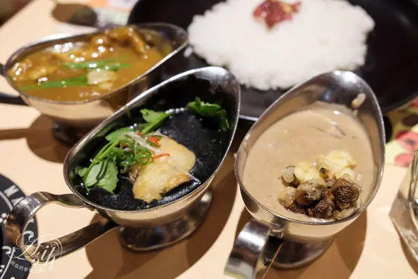 <台北。內湖>魔法咖哩-內湖店-CP值高的咖哩套餐!適合家庭聚餐、好友多人聚會-親子一起去也非常適合喔!