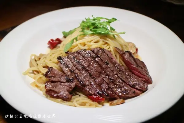 內湖義式餐聽『CALACALA(內湖店)』捷運文德站/牛排義大利麵/戰斧豬排