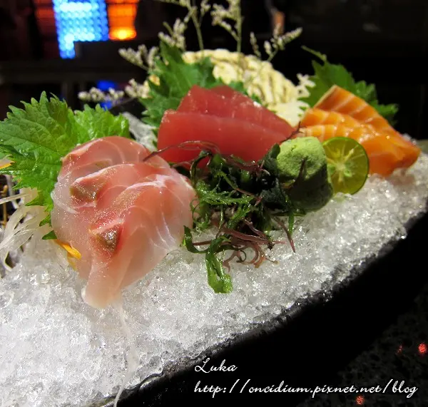 [食記] [內湖] 鱗漁場 @ 下班小酌好去處。平價的生魚&調酒