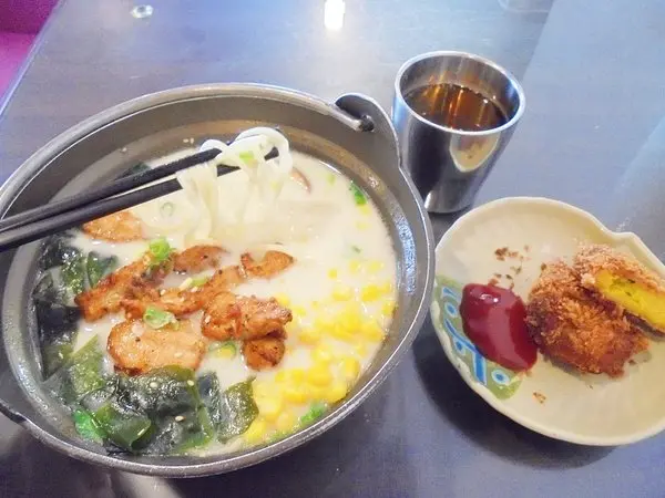 內科午餐吃甚麼|福岡屋拉麵 平價道地日本拉麵? 捷運西湖站 內湖美食 內科美食 捷運美食 平價拉麵 內湖拉麵推薦