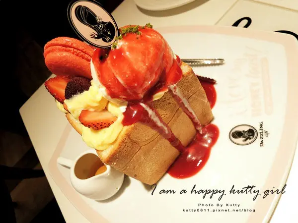 台北甜點│Dazzling Cafe蜜糖吐司，視覺化的甜點（忠孝敦化站）