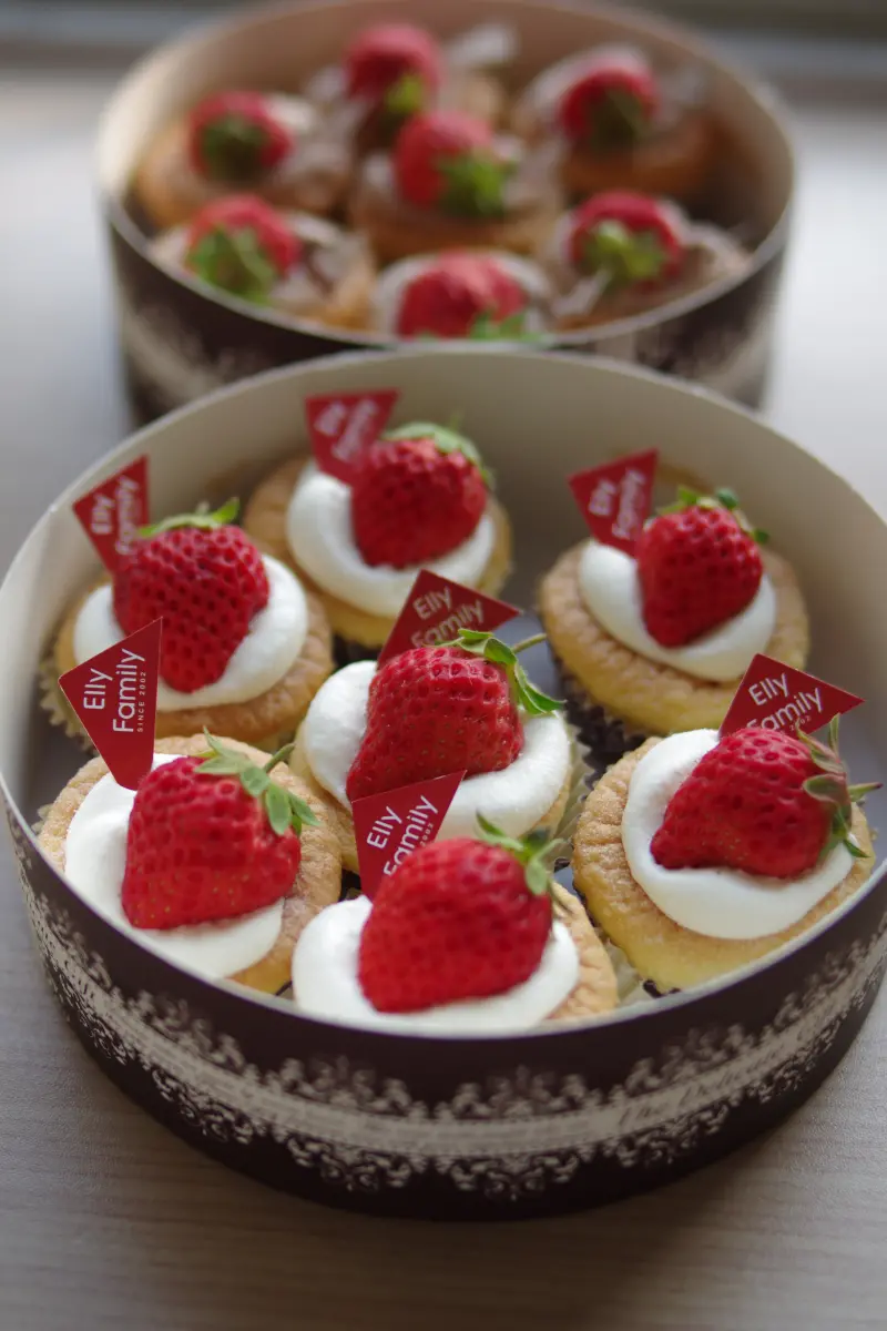 試吃~艾立蛋糕--迷你草莓戚風蛋糕~小巧迷人的午茶小點