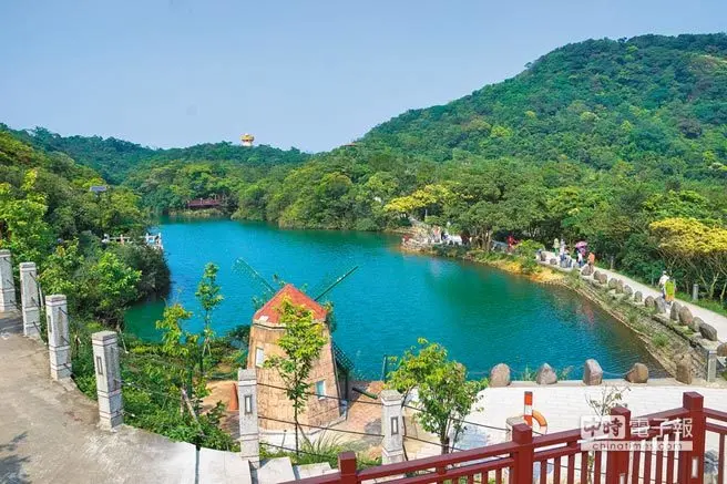 基隆情人湖-靜謐的環湖步道