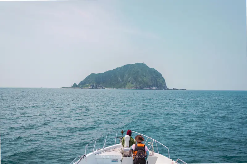 基隆嶼半日遊X魔王 乘坐玉龍捌號 金船長 帶你暢遊基隆嶼 燈塔生態之旅 期間限定伴手禮只有玉龍捌號有 內文有景點 登島資訊