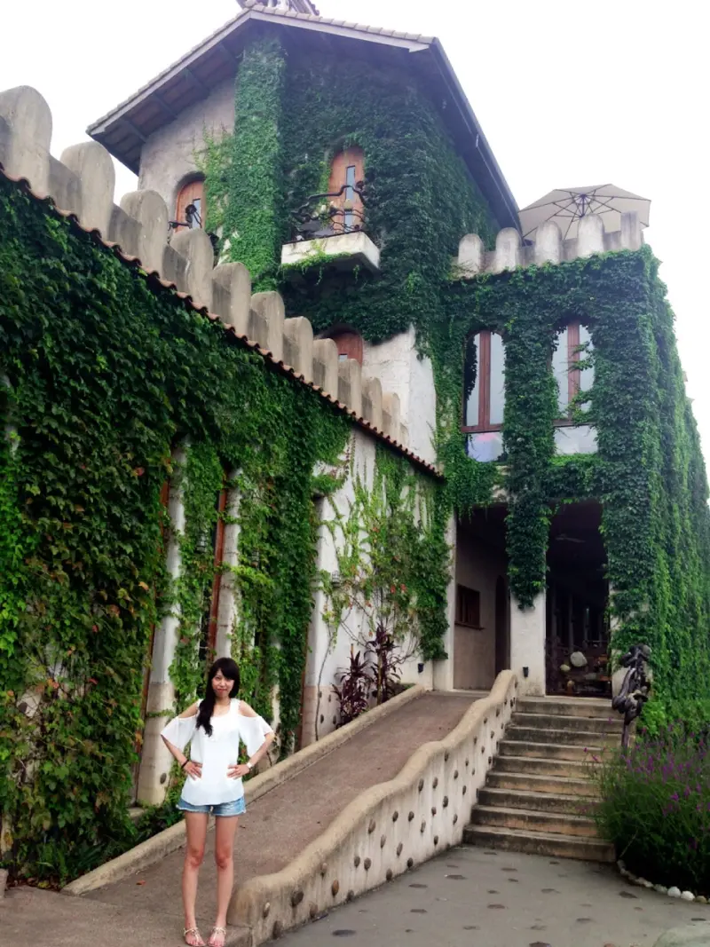 天空之城-優閒的穿越狹隘山間小路來到了這美麗的古堡