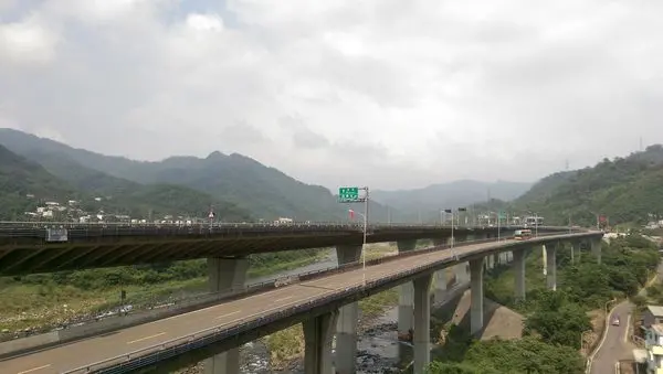 出磺坑：台灣第一口油井&俯瞰72快速公路美景