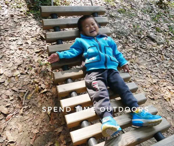 [台南]整個森林都是我的遊戲場，融入自然景觀的木製遊具，新化林場（新化國家植物園）/台南親子景點