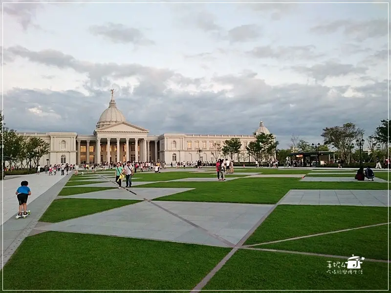 [台南旅遊] 台南IG打卡熱點。喜歡白宮嗎?不用出國就能看到歐洲情的奇美博物館。美呆的奇美夜景!一生必遊的景點
