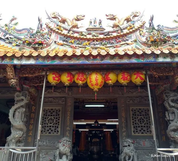 (台北捷運大橋頭站周邊宗教古蹟景點)「大稻埕慈聖宮」--- 幽遠古韻飄清香，百年古廟神護佑。