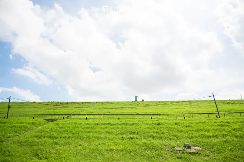 ｜高雄景點｜阿公店水庫，走上水庫壩堤步道，欣賞小崗山山巒美景與崗山之眼 - 阿婷的旅行札記。