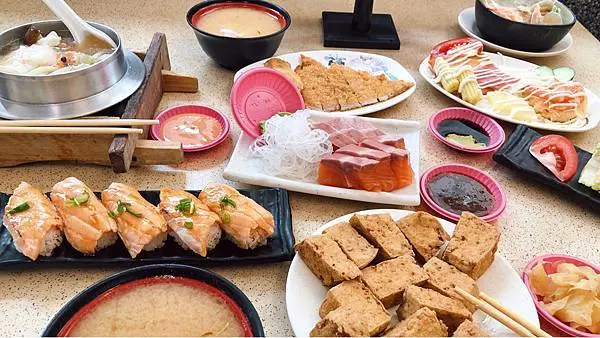 嘉義.嘉義市-在地人大推，體育館壽司(根井壽司)，台式壽司平價又美味，一不小心就點到失心瘋啦