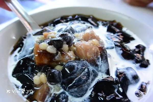 台北淡水 黑糖ㄘㄨㄚˋ冰 豆花 仙草 鍋燒意麵 古早味彈珠台 懷舊試手氣 