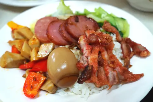 之前康熙大推的滷肉飯  果然很好吃呀-源味滷肉飯@北新路@淡水捷運站